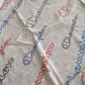 Champion Authentic Athleticwear Size 5 T-shirt.